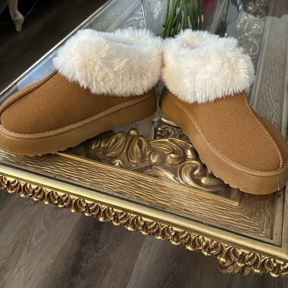 Fluffy Snow slip on Boots - Picture 6 of 7